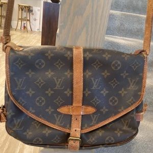 Used authentic Louis Vuitton Saumur 35  (ar0930)